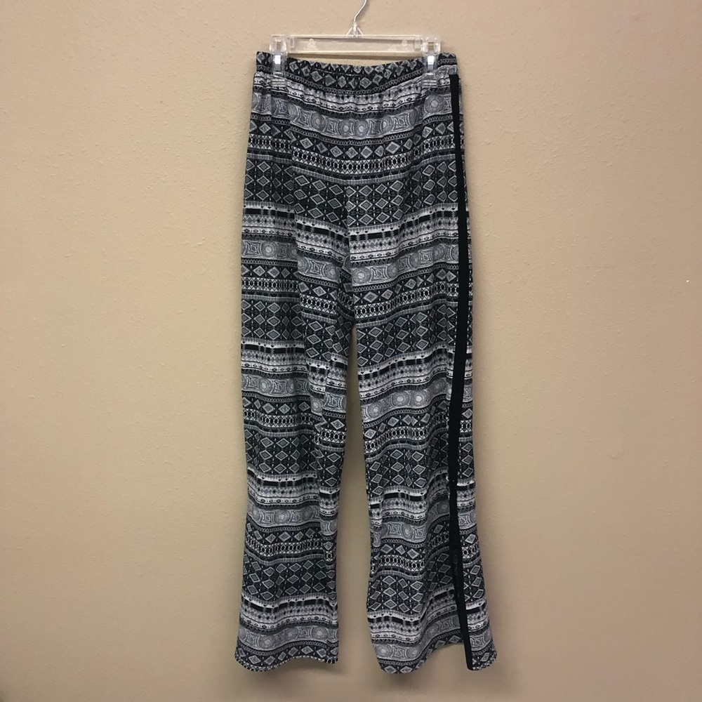 80’s black and white design with leg slits